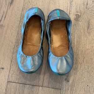 Tieks size 8 metallic pewter ballet flats